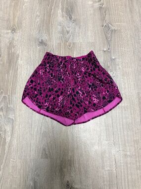 Lululemon Track That Mid Rise Lined Shorts 5” Size 6